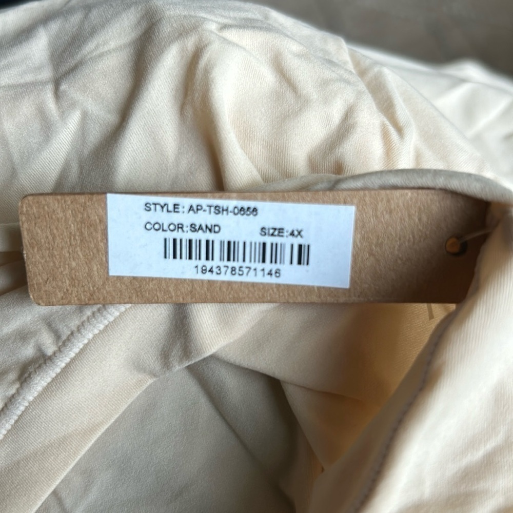 Skims C3 fits everyone super cropped T-shirt SAND NWT 4x - Picture 5 of 5